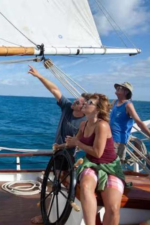 Boston: Sunday Pastry & Prosecco Sail on Boston Harbor - What to expect from the crew