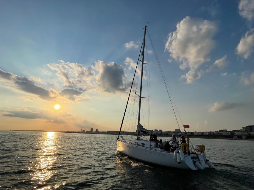 Brighton: Sunset Sailing Cruise with a Glass of Wine - Sailing along the English Channel