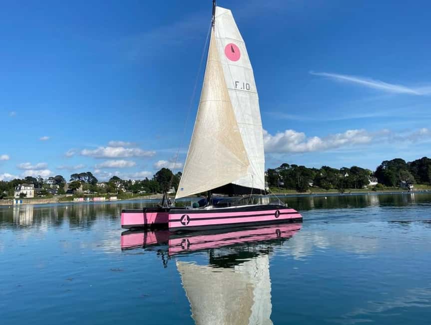 Brittany: Glénan Archipelago Sailing Day - Sailing from Brittany toward the Glénan Archipelago