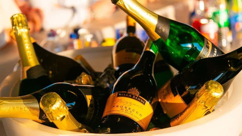 Budapest: Sip and Sail River Cruise with Unlimited Prosecco - The Danube route and its major sights