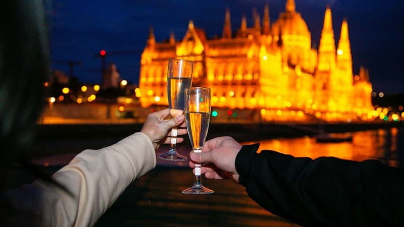 Budapest: Sip and Sail River Cruise with Unlimited Prosecco - Party atmosphere, music, and seating