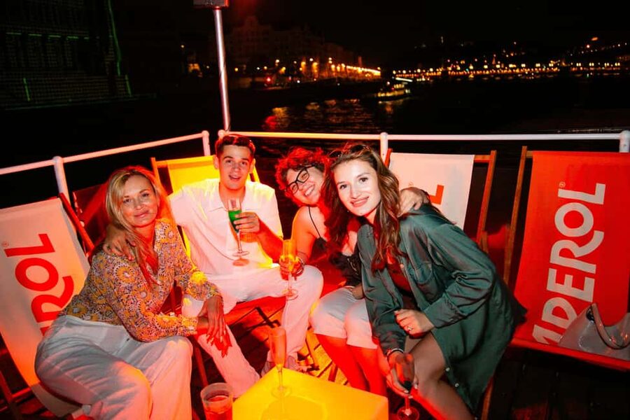 Budapest: Sip & Sail Danube Cruise with Prosecco Cocktails - Sunset views of Parliament and the northbound sights