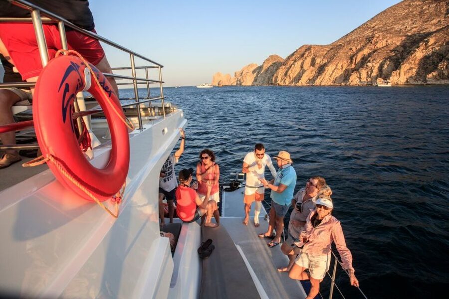 Cabo San Lucas: Snorkel, Lunch and Sail Experience - A taco buffet that earns its place
