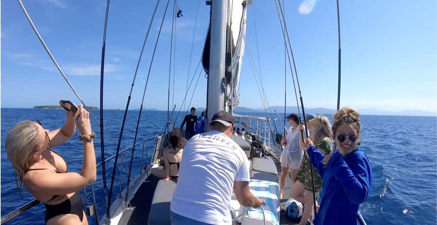 Cairns: Green Island & Great Barrier Reef Sailing Tour - Why the small sailing boat matters