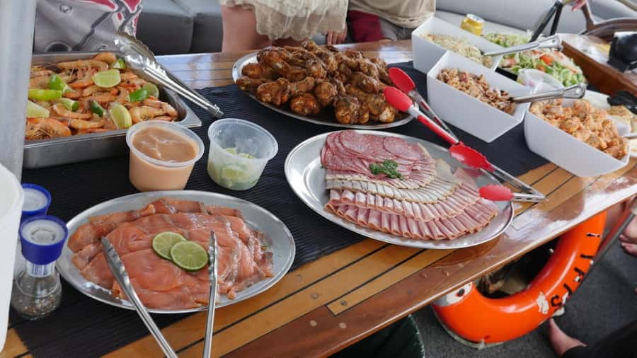 Cairns: Green Island & Great Barrier Reef Sailing Tour - Scuba options for beginners and certified swimmers