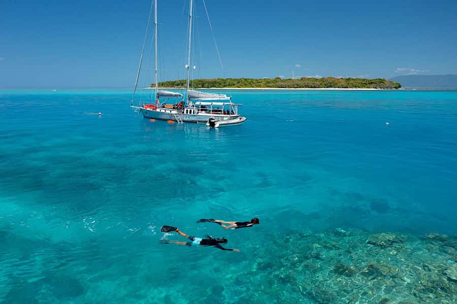 Cairns: Green Island & Great Barrier Reef Sailing Tour - The afternoon reef session and sail back