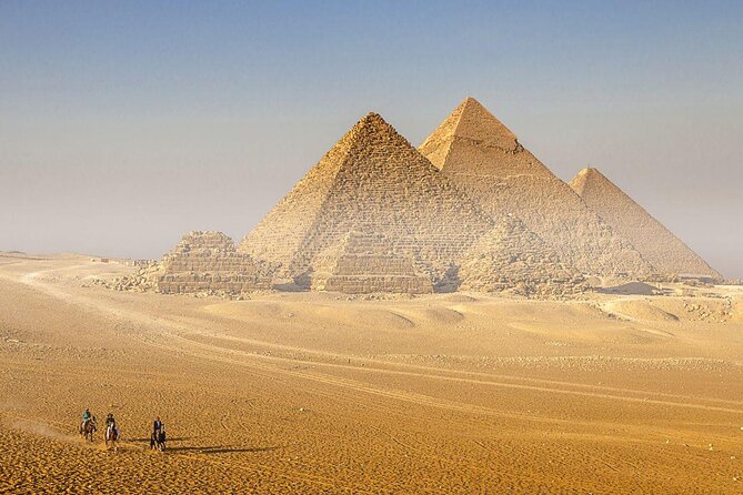 Cairo layover Giza Pyramids ,River Nile felucca sailboat and camel ride - Key points at a glance