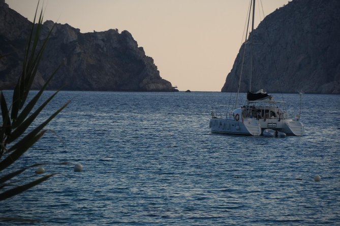 Cala d'Hort Sailing Adventure - Why see Ibiza from the water?