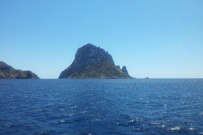 Cala d'Hort Sailing Adventure - A private group changes the mood