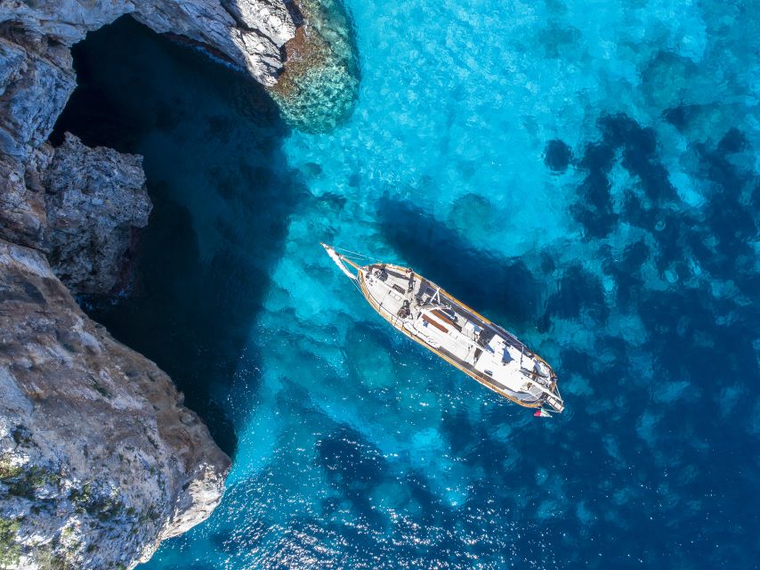 Cala Gonone: Gulf of Orosei Tour with a Vintage Sailing boat - What the day feels like in practice