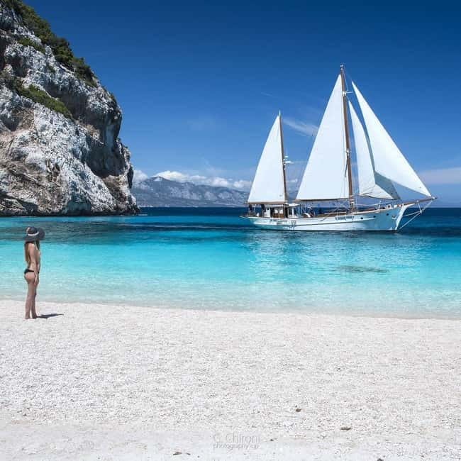 Cala Gonone: Gulf of Orosei Tour with a Vintage Sailing boat - Why the small group matters