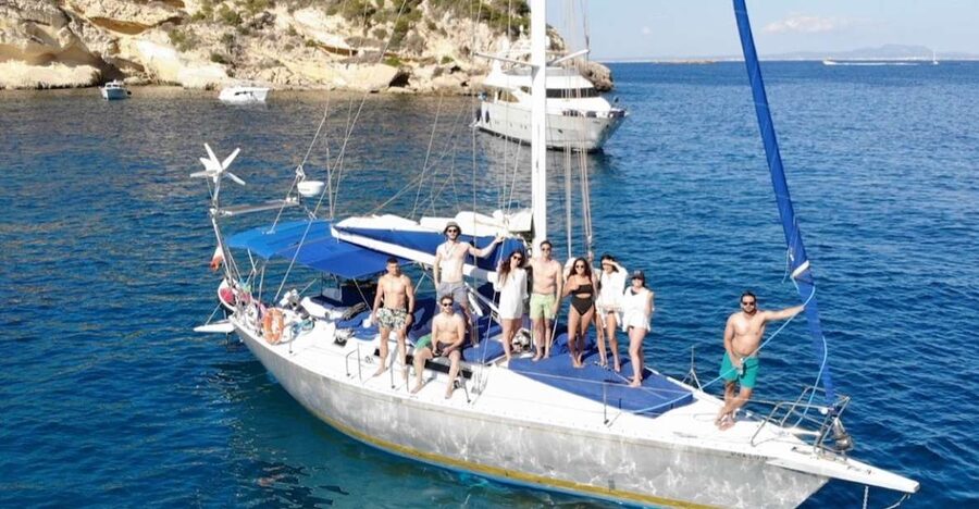 Can Pastilla: Sailboat Tour with Snorkeling, Tapas & Drinks - Why this four-hour boat trip works so well