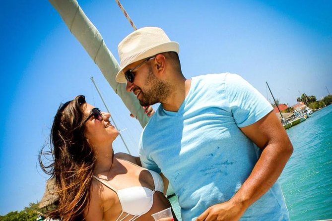 Cancun Half-Day Sailing Catamaran Cruise to Isla Mujeres - The 25-minute snorkeling stop at El Meco Reef