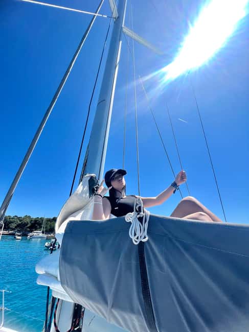 Cannes: Private Sailing Boat Tour to the Lérins Islands - A Provençal aperitif with Hubert