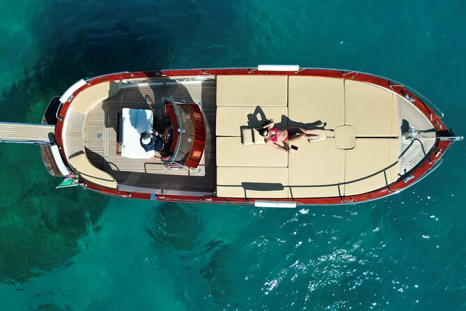 Capri Samba Boat Tour, Sail in Style by Boat. - A Three-Hour Private Circuit Around Capri