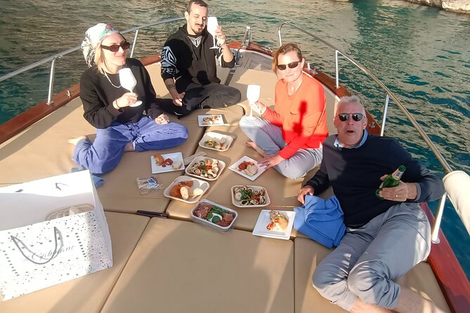 Capri Samba Boat Tour, Sail in Style by Boat. - What Is Included and What You Still Pay