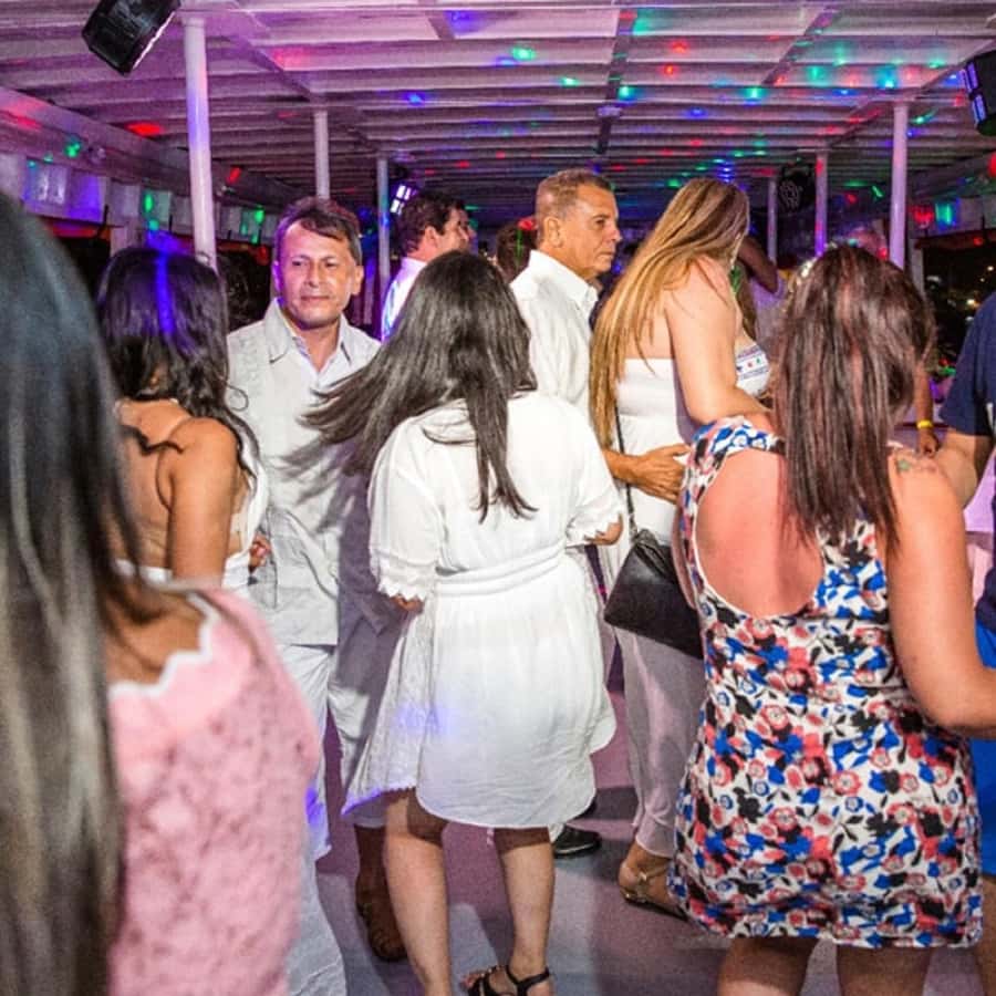 Cartagena: Buffet & party night,cocktails sailing in the bay - Key points before you book