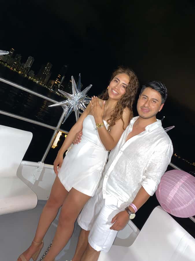 Cartagena: Buffet & party night,cocktails sailing in the bay - What the $107 price includes