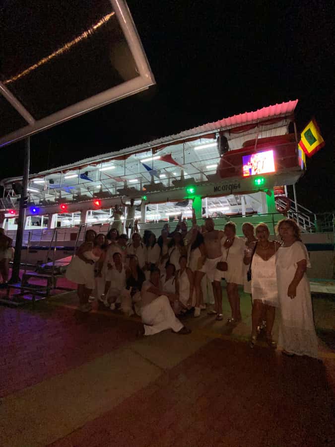 Cartagena: Buffet & party night,cocktails sailing in the bay - Who will enjoy this Cartagena cruise?