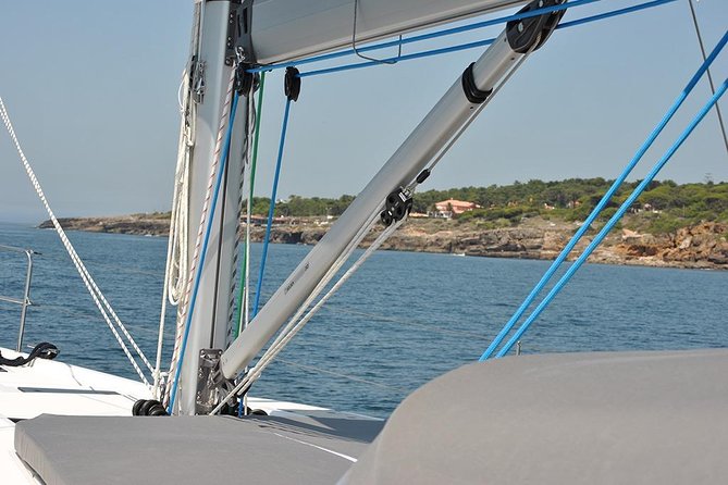 Cascais Private Sailing 2h Cruise with a drink - Price and what the private format is worth