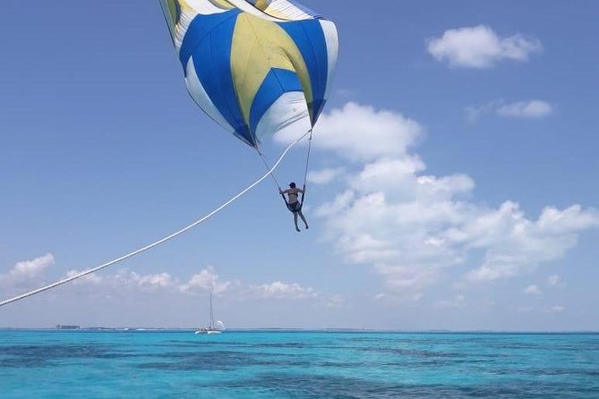 Catamaran Sail to Isla Mujeres with all inclusive from Cancun or Riviera Maya - Snorkeling near Isla Mujeres and the MUSA question