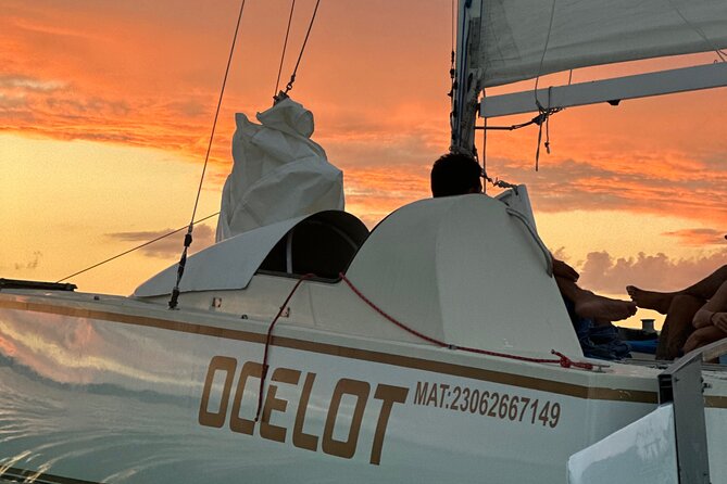 Catamaran Sailboat Bacalar Excursions - Who will enjoy this Bacalar sailing?