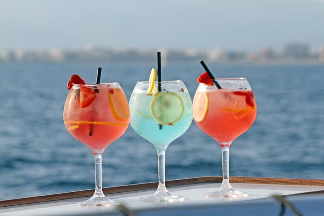 Catamaran sailing at sunset with tapas Palma de Mallorca - Tapas, canapés, and the Mallorcan sunset