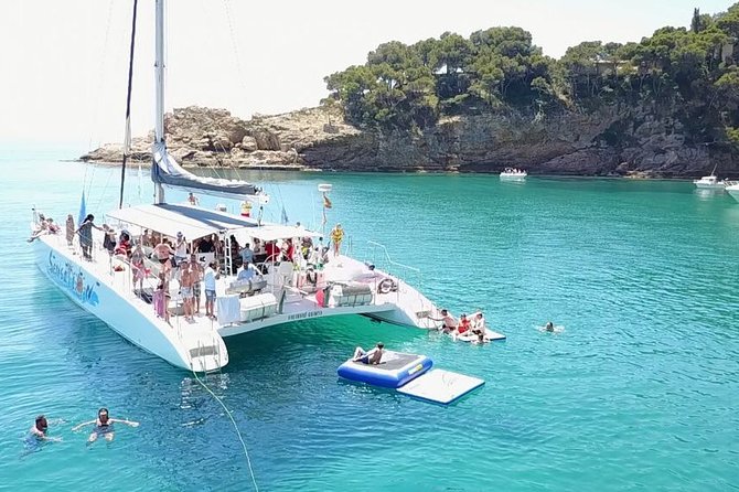 Catamaran trip with other groups along the Costa Brava. Saturday. - Saturday timing, group size, and practical value