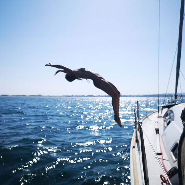 Catania: Coastline Sailing Trip 6hr with Aperitif and Lunch - Who should book this sailing trip?