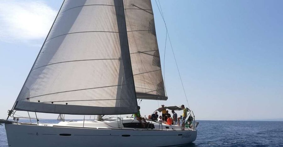 Catania: Coastline Sailing Trip 6hr with Aperitif and Lunch - Leaving Catania from Club Nautico