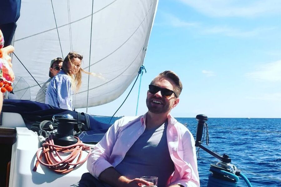 Catania: Coastline Sailing Trip with Aperitif and Prosecco - Sicilian appetizers and Prosecco onboard