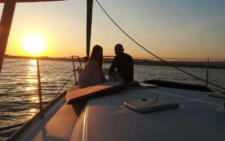 Catania: Guided Sunset Sailing Trip with Aperitif & Prosecco - Watching Catania change from the water