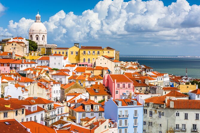 Charms of Lisbon: Alfama Tapas Tour & Sunset Sailing with Wine - Sailing the Tagus as the light fades