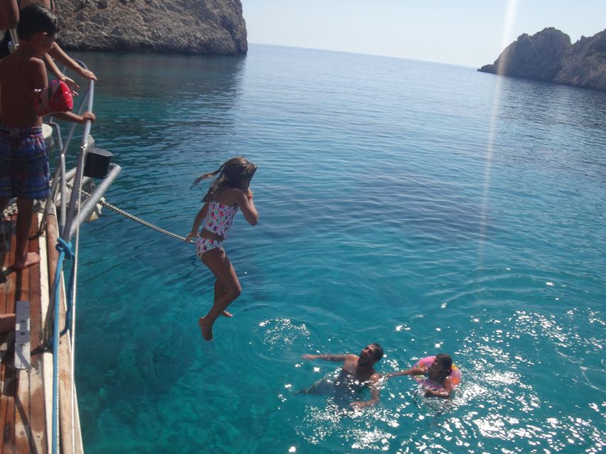 Chios: Sailing Boat Cruise to Oinouses with Meal & Drinks - A secluded gulf for swimming and snorkeling