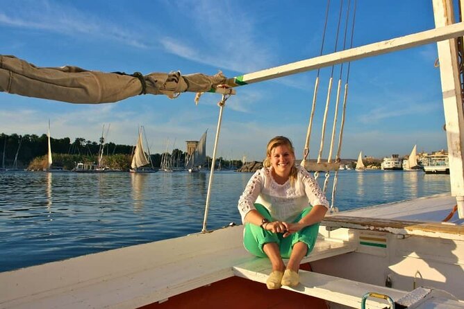 City Tour by Horse Carriage and Sailing Felucca from Cairo/Giza Hotels - One quiet hour on the Nile