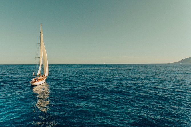 Classic Yacht Sailing in Cannes - Meeting the Boat at Quai Saint-Pierre