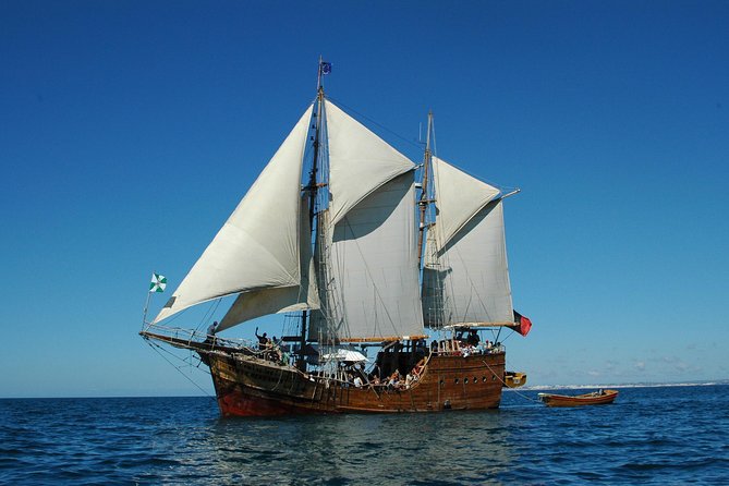 Cruise 3, Benagil - Afternoon - Caves 14:30H - 17:00H - Setting out from Portimão at 2:30