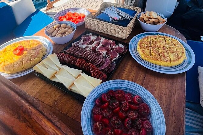 Culinary Experience on Board Classic Sailboat in Palma - Practical details that can save trouble
