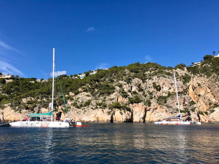 Dénia & Jávea: Portixol Sailing Catamaran Excursion with BBQ - BBQ lunch on the catamaran