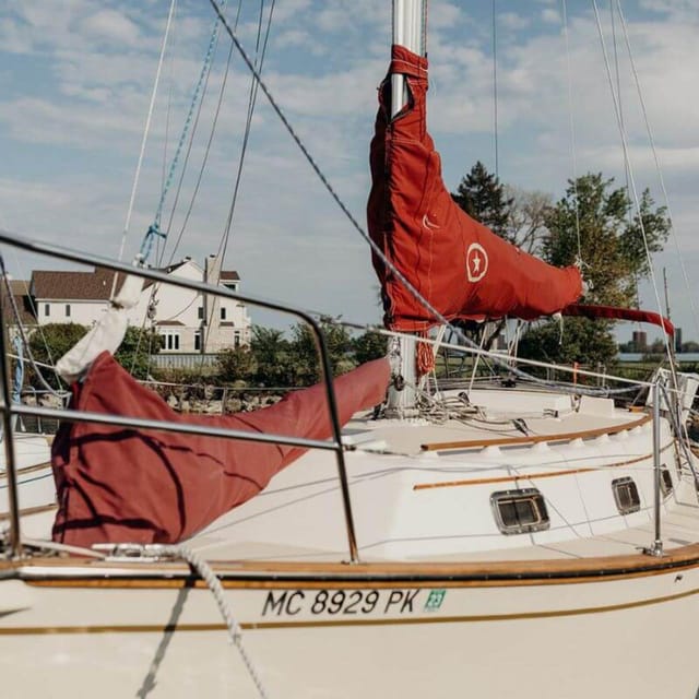 Detroit: Sailing Tour on the Detroit River - What the four-hour option changes