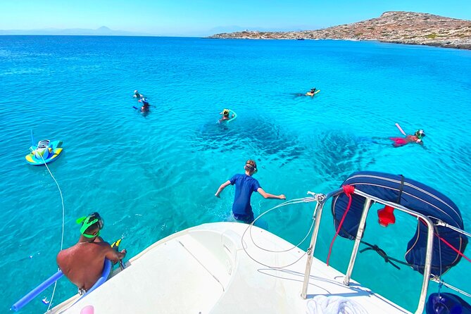 Dia Island Catamaran – Premium Lunch, Open Bar, Small Group - Comfort, safety, and small maintenance details