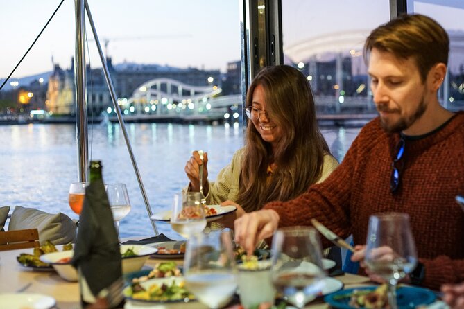 Dinner Sunset Small Group Sailing on the Mediterranean Barcelona - Why a Barcelona sunset sail works so well