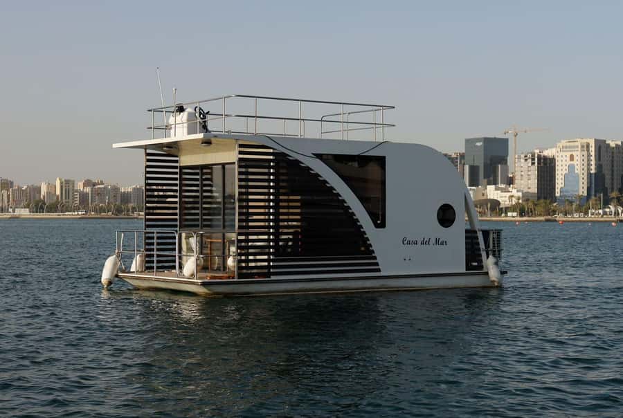 Doha: Sailing| Sea views| Private | 974 Cruises Houseboats - Key points at a glance