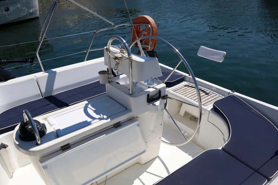 Douro river - Cruising Sail Boat - (2hours) - Porto from the deck, with room to look around
