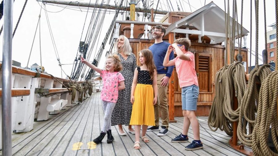 Dublin: Jeanie Johnston Tall Ship Irish Famine History Tour - Who will enjoy the Jeanie Johnston most?