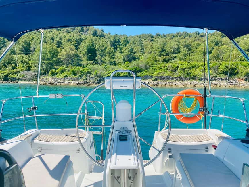Elegant Day-Sailing Tour-Lunch&Drinks included - Lunch, Drinks, and the Practical Value of $141