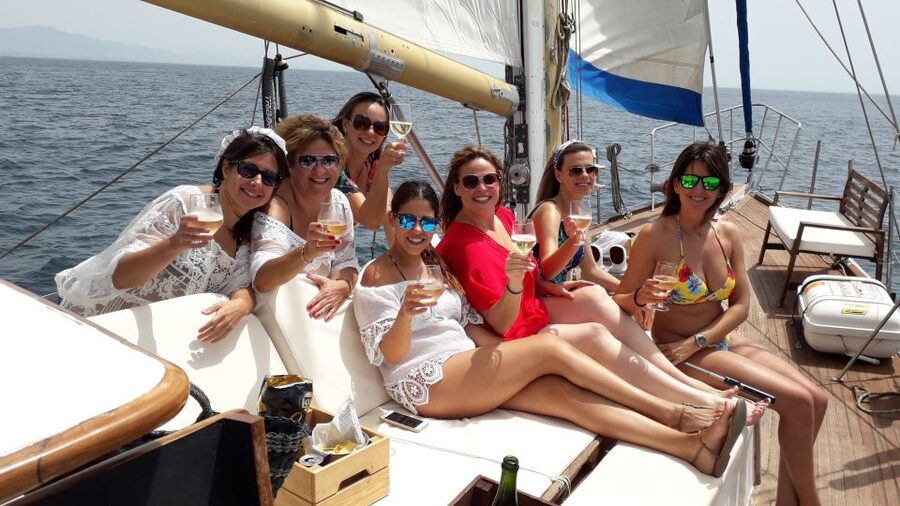 Estepona: Dolphin Watching Sailboat Cruise with Drink - Setting off from Puerto de Estepona