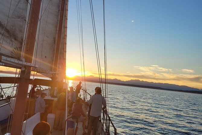Evening Colors Sunset Sail Tour in Seattle - Drinks, cold air, and the evening mood