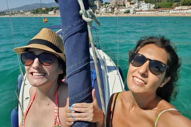 Exclusive 4-Hour Private Sailing Experience in Barcelona - A private boat day with a social mood
