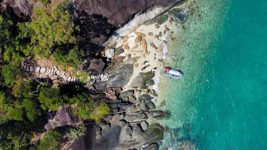 From Airlie Beach: Hook Island Cultural Tour, Sail & Snorkel - Why the adults-only setting matters